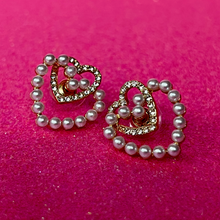 Load image into Gallery viewer, Pearl Heart Stud Earrings
