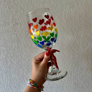 🌈 Rainbow Love Hearts Wine Glass
